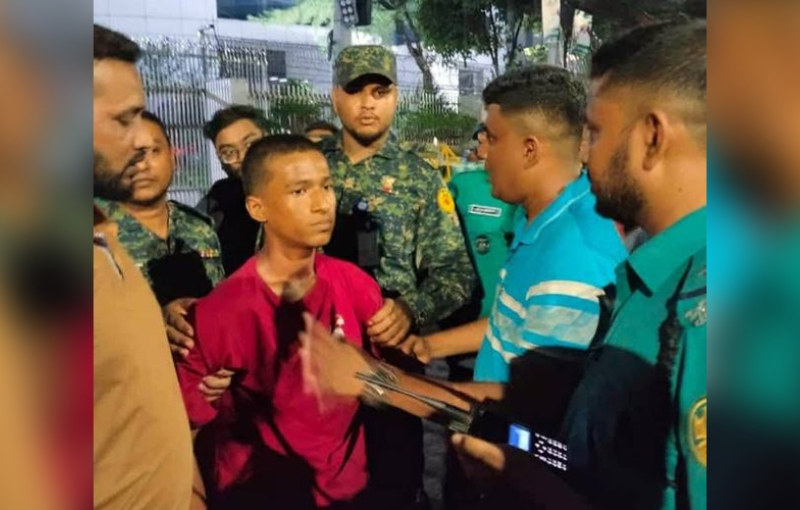 নির্বাচন কমিশনের সামনে ককটেল বিস্ফোরণ, অস্থিরতার চেষ্টা