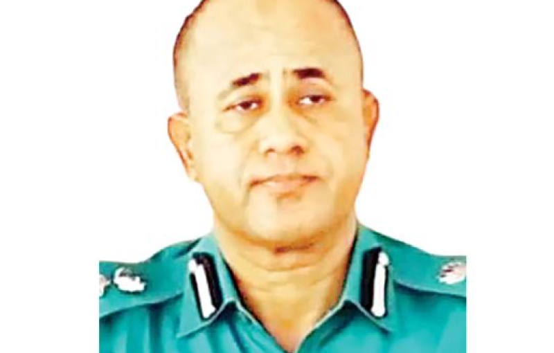 নারী সহকর্মীকে অশ্লীল ভিডিও পাঠিয়ে বেকায়দায় ডিআইজি