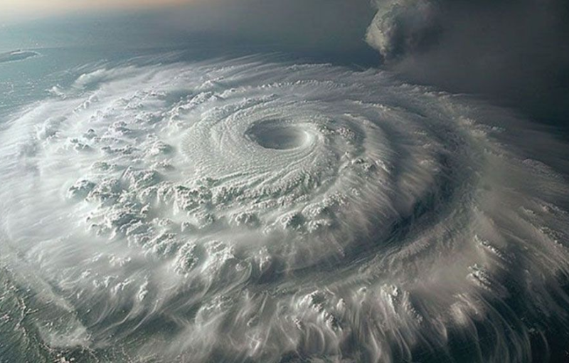 ভূমিকম্পের আ’তঙ্কের মধ্যেই এবার ঘূর্ণিঝড়ের শ’ঙ্কা