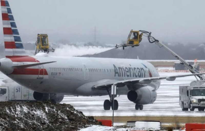ভয়াবহ তুষারঝড়ের কবলে যুক্তরাষ্ট্র, বাতিল ১৩ হাজারের বেশি ফ্লাইট