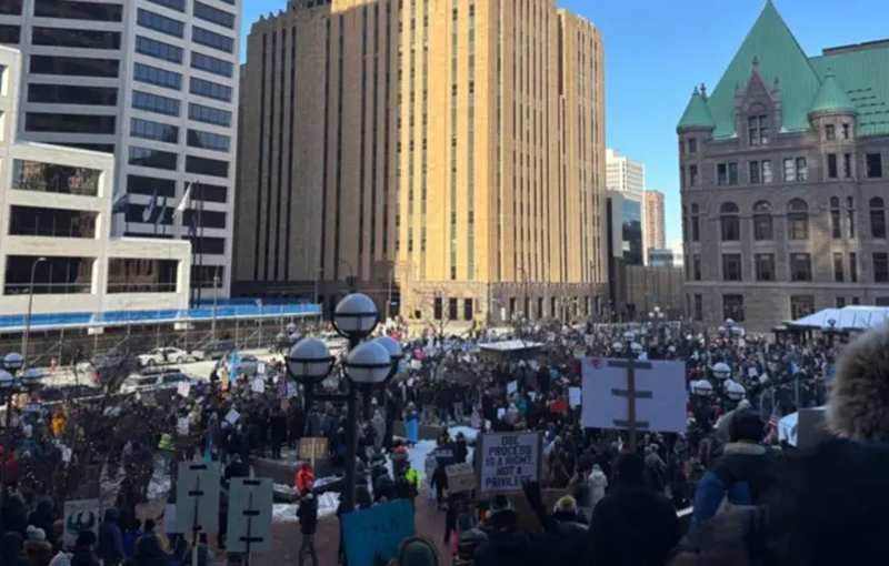 আবারও বিক্ষোভে উত্তাল যুক্তরাষ্ট্রের মিনেসোটা