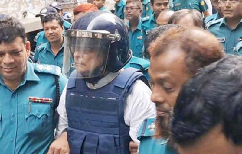 প্রিজন ভ্যানে ক্ষেপে গেলেন ইনু, পুলিশকে হুমকি প্রিজন ভ্যানে ক্ষেপে গেলেন ইনু, পুলিশকে হুমকি