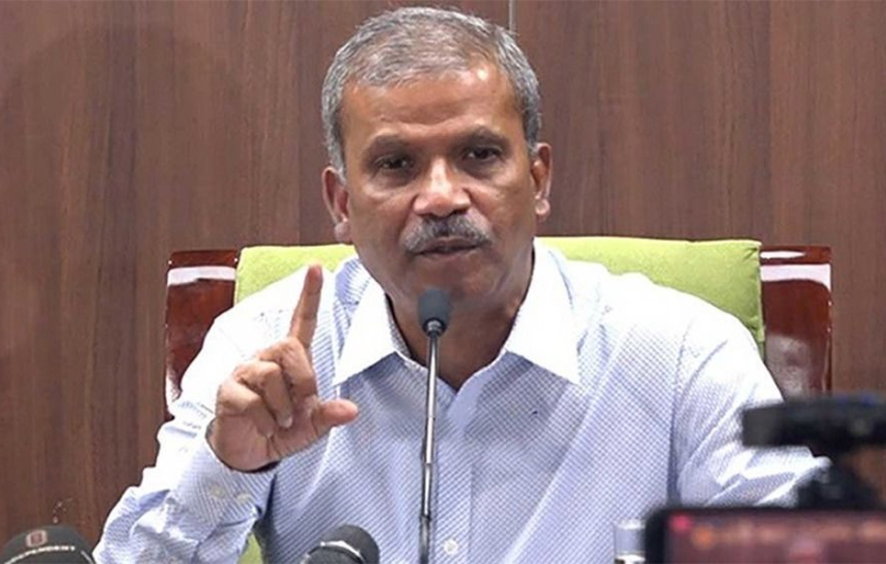 সেফ এক্সিট নিয়ে মুখ খুললেন আসিফ নজরুল