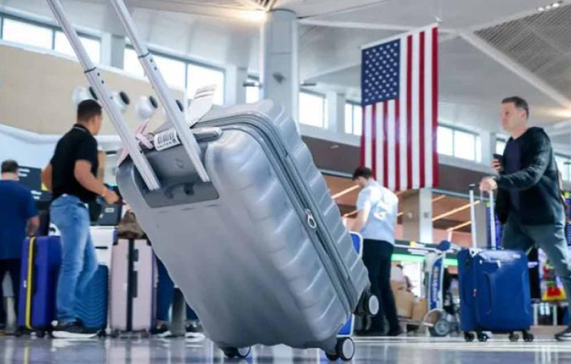 যুক্তরাষ্ট্রে রেকর্ড শাটডাউনে অচল বিমানবন্দর, বহু ফ্লাইট বাতিল